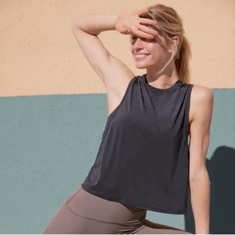 Spanx Go Lightly Cropped Tank in Black Size XL